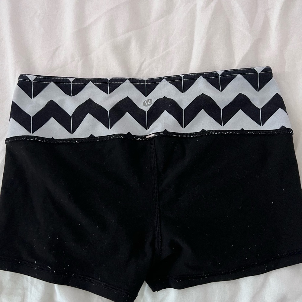 Lululemon booty shorts